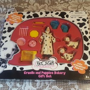 SEALED - DISNEY - CRUELLA AND PUPPIES BAKERY GIFT